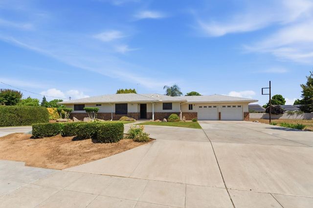 5396 W Clinton, Fresno, CA 93722