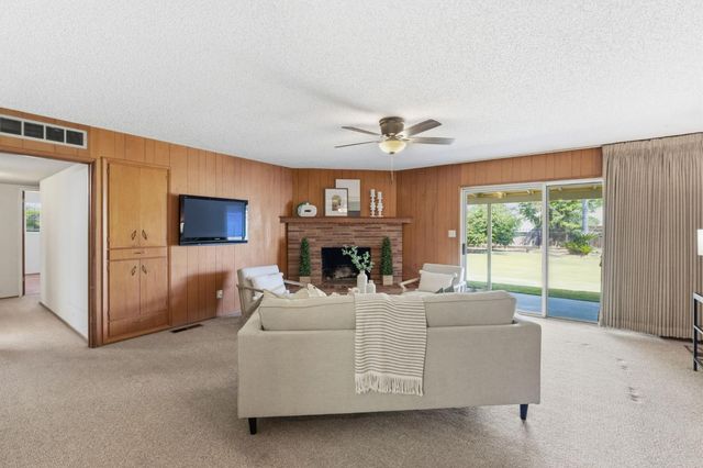 5396 W Clinton, Fresno, CA 93722