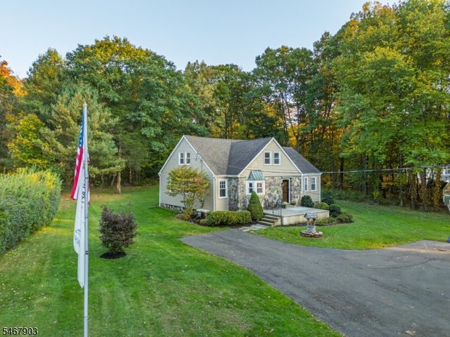 260 Cozy Lake Rd, Jefferson Twp., NJ 07438