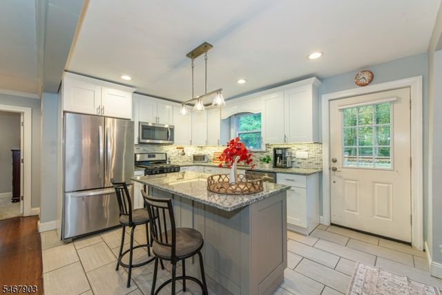 260 Cozy Lake Rd, Jefferson Twp., NJ 07438