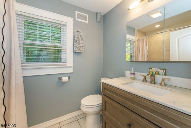 260 Cozy Lake Rd, Jefferson Twp., NJ 07438
