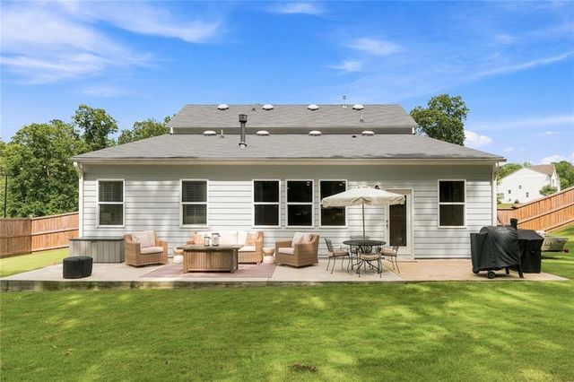 255 Creekstone Drive, Dallas, GA 30132