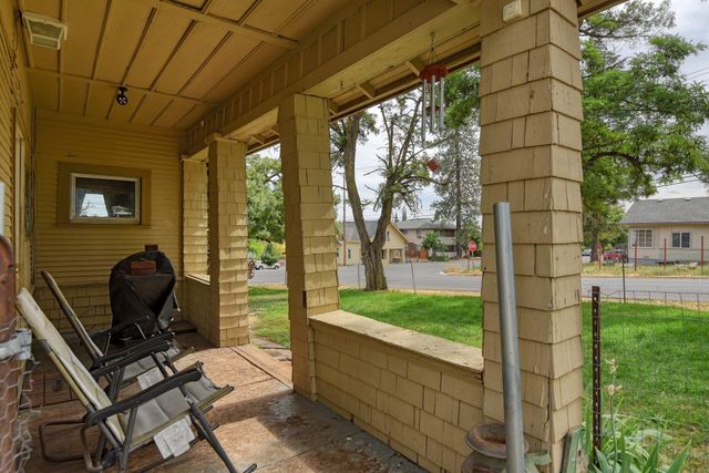 1008 2nd St, Cheney, WA 99004