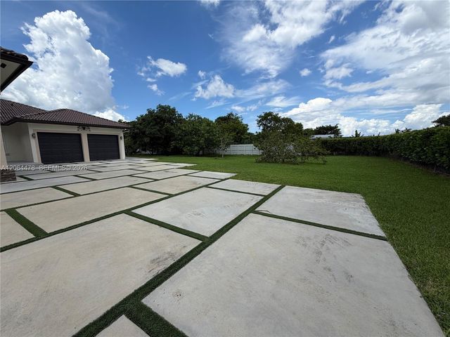 19690 SW 210th Street, Miami, FL 33187