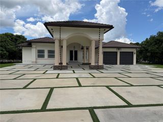 19690 SW 210th Street, Miami, FL 33187