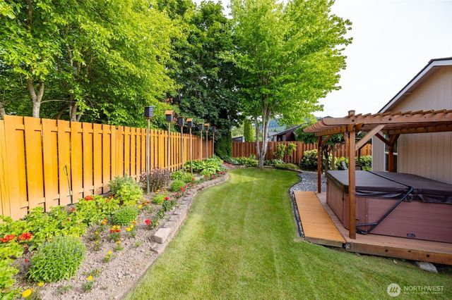 1004 S 28th Street, Mount Vernon, WA 98274