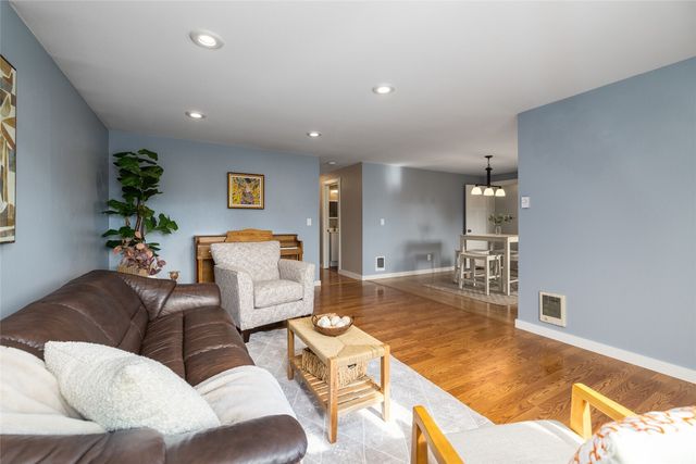 1004 S 28th Street, Mount Vernon, WA 98274