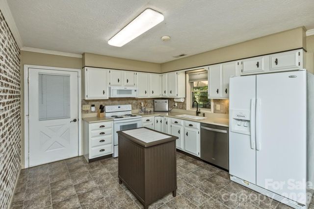 29 S Greenwood Forest Drive, Etowah, NC 28729