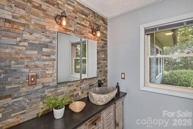 29 S Greenwood Forest Drive, Etowah, NC 28729