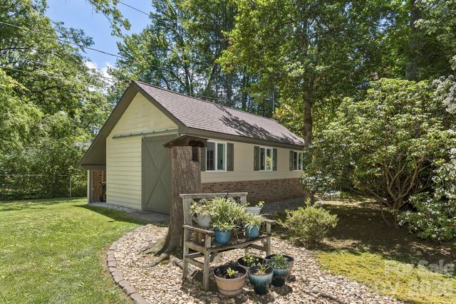 29 S Greenwood Forest Drive, Etowah, NC 28729