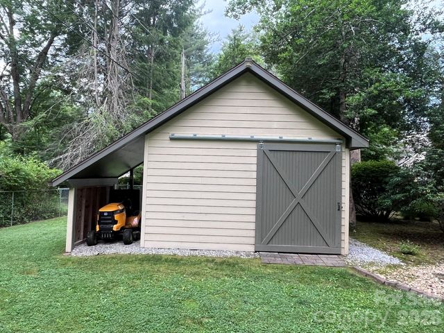 29 S Greenwood Forest Drive, Etowah, NC 28729