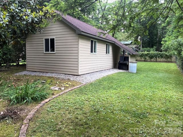 29 S Greenwood Forest Drive, Etowah, NC 28729