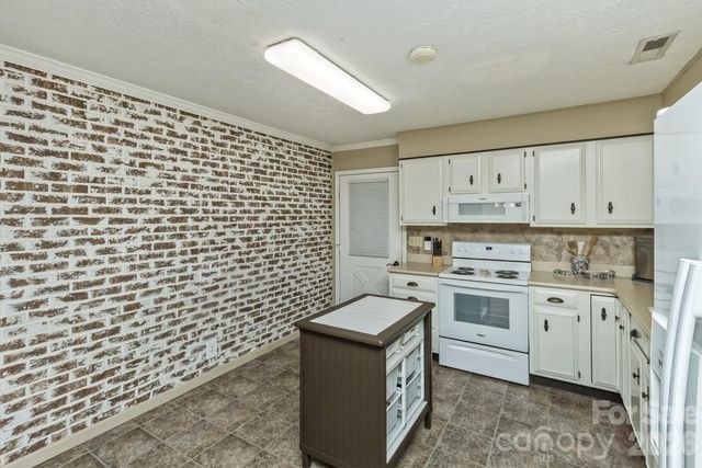 29 S Greenwood Forest Drive, Etowah, NC 28729