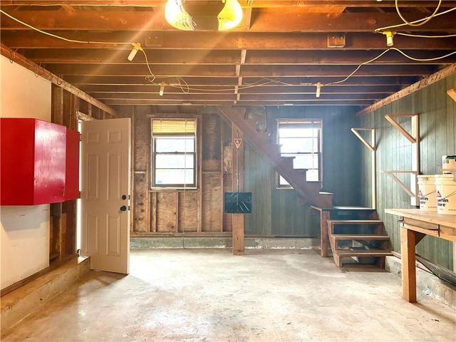 85 Hilton Avenue, East Providence, RI 02915