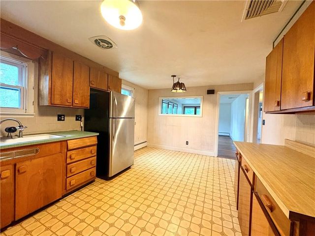 85 Hilton Avenue, East Providence, RI 02915