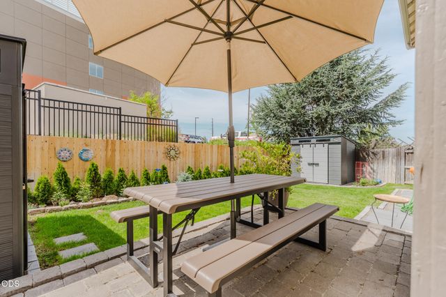 61055 Borden Drive, Bend, OR 97702