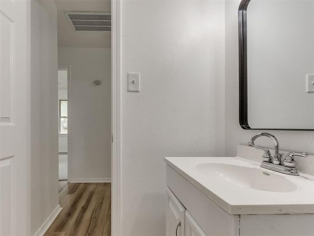 4229 Del Road, Del City, OK 73115