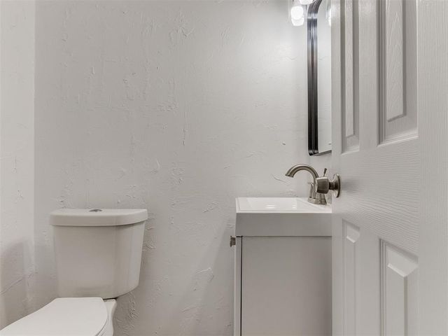 4229 Del Road, Del City, OK 73115