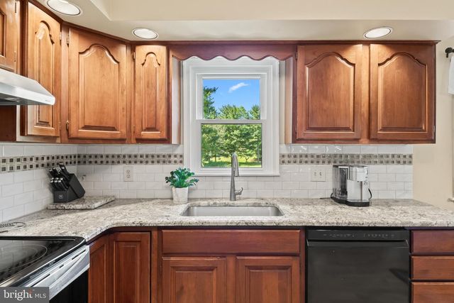 1858 W LISBURN ROAD, Carlisle, PA 17015