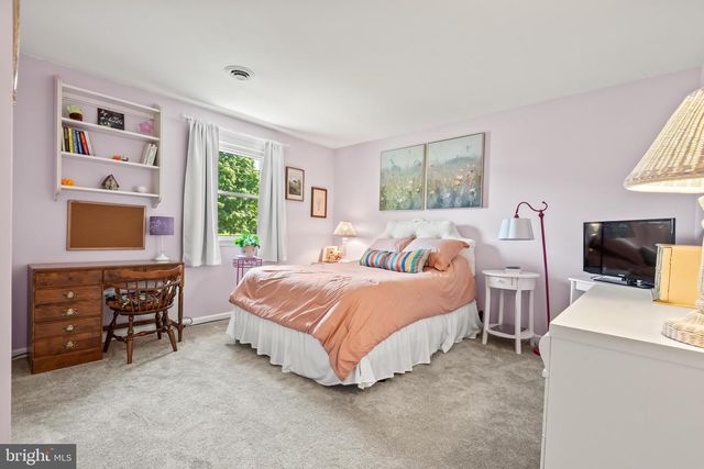 1858 W LISBURN ROAD, Carlisle, PA 17015