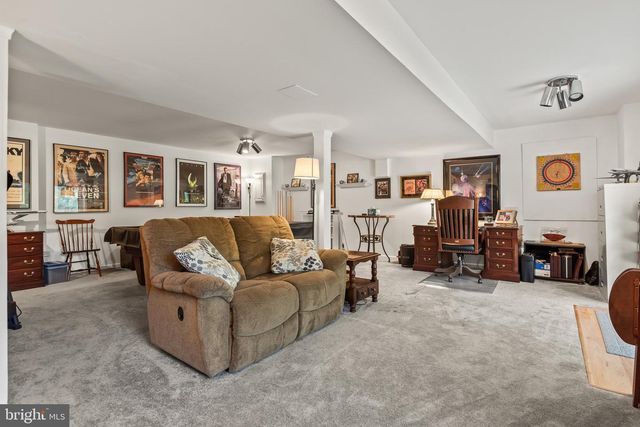 1858 W LISBURN ROAD, Carlisle, PA 17015