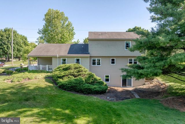 1858 W LISBURN ROAD, Carlisle, PA 17015
