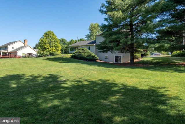 1858 W LISBURN ROAD, Carlisle, PA 17015