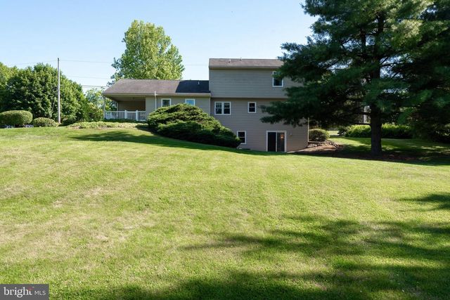 1858 W LISBURN ROAD, Carlisle, PA 17015