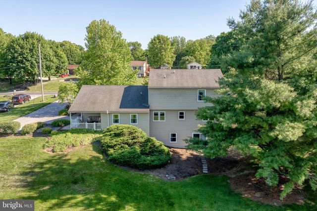 1858 W LISBURN ROAD, Carlisle, PA 17015
