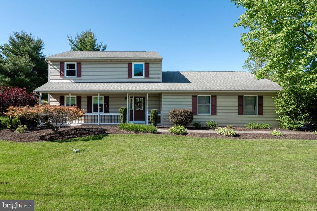 1858 W LISBURN ROAD, Carlisle, PA 17015