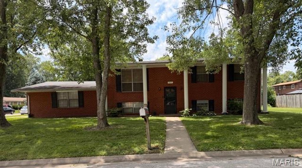 517 Lemans Way, Fairview Heights, IL 62208