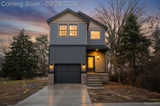 8475 Stout Avenue, Warren, MI 48093