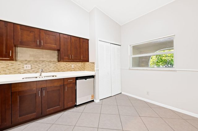2981 NW 92nd Avenue, Coral Springs, FL 33065