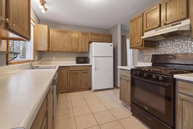 1109 Candlewick Drive, Poplar Grove, IL 61065