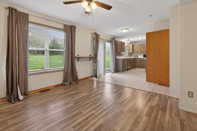 1109 Candlewick Drive, Poplar Grove, IL 61065