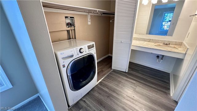 24 Washington Square, Euclid, OH 44143