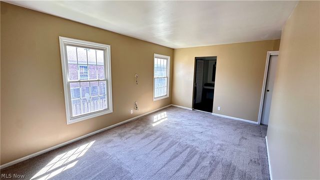 24 Washington Square, Euclid, OH 44143