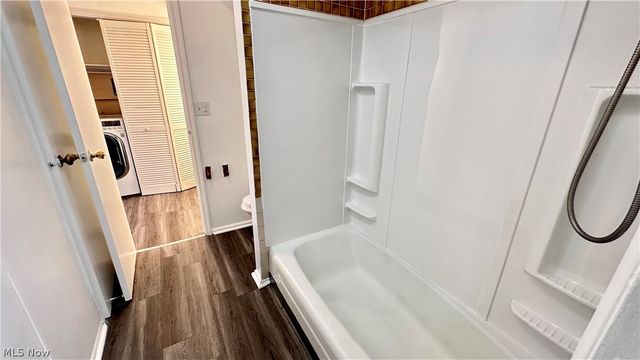 24 Washington Square, Euclid, OH 44143