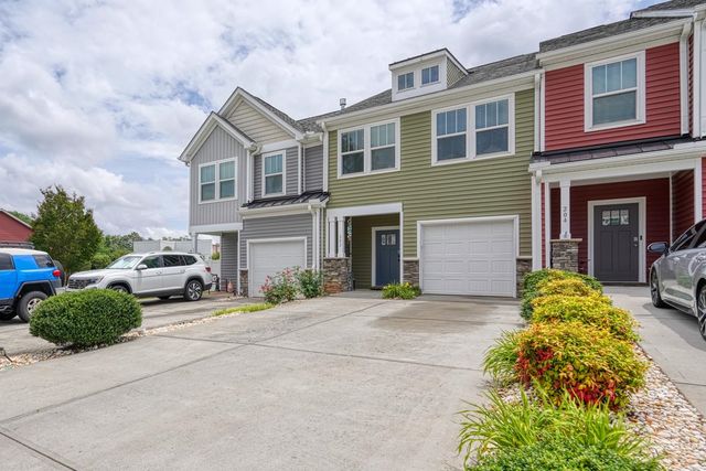 202 Keaton Court, Spartanburg, SC 29301