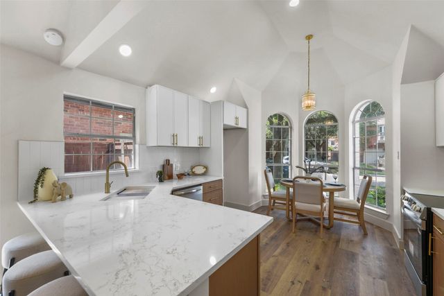 304 Riverwalk Lane, Irving, TX 75063