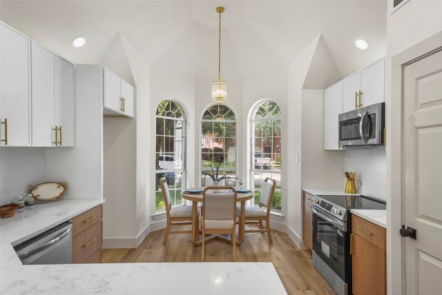 304 Riverwalk Lane, Irving, TX 75063