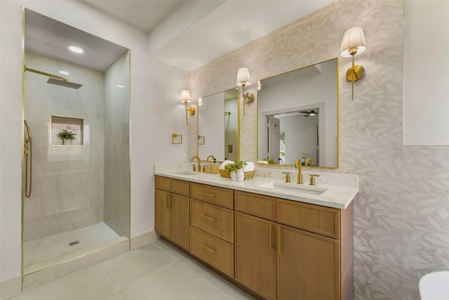 304 Riverwalk Lane, Irving, TX 75063