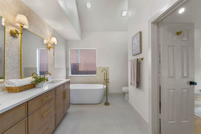 304 Riverwalk Lane, Irving, TX 75063