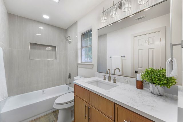 304 Riverwalk Lane, Irving, TX 75063