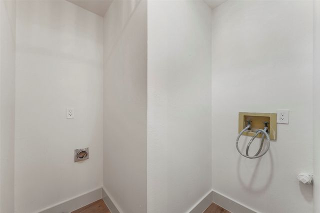 304 Riverwalk Lane, Irving, TX 75063