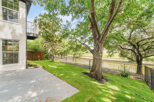 304 Riverwalk Lane, Irving, TX 75063