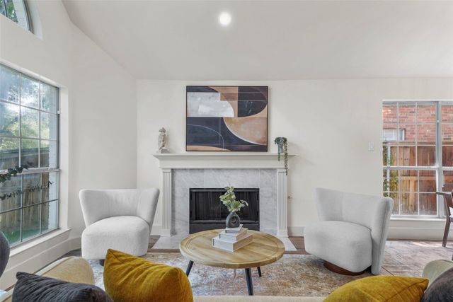 304 Riverwalk Lane, Irving, TX 75063