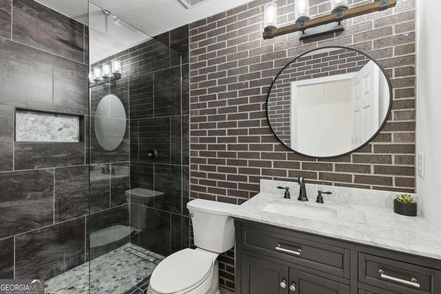 2141 Adams Overlook NW, Atlanta, GA 30318