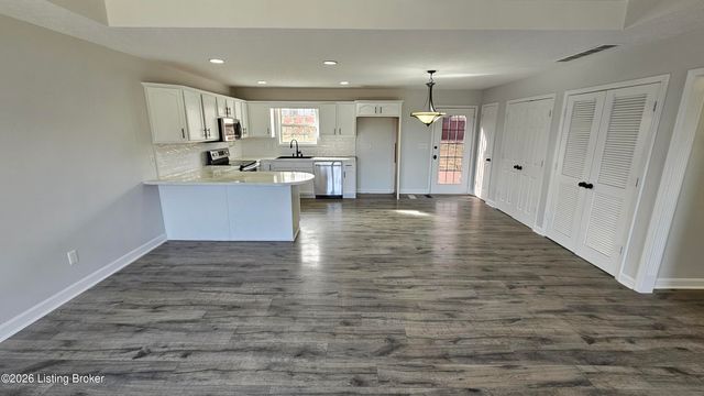 6222 Sumac Ln, Crestwood, KY 40014