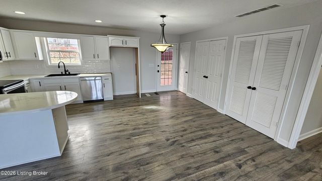 6222 Sumac Ln, Crestwood, KY 40014